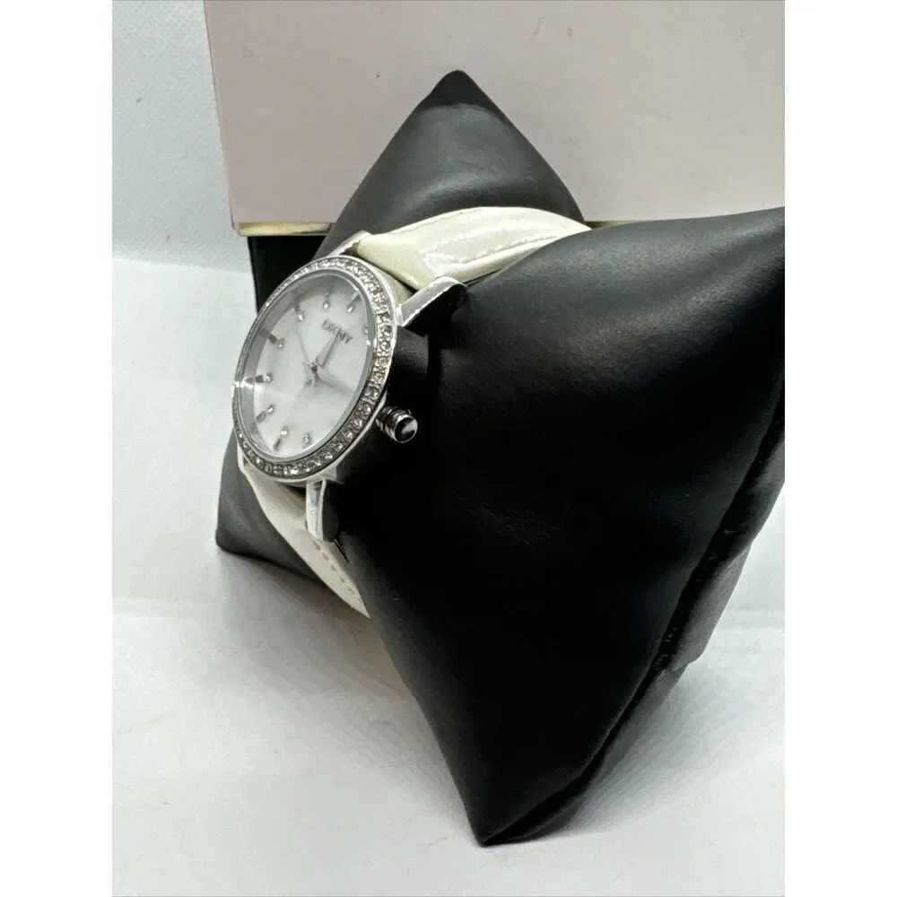 DNKY NY-8015 Women's White Leather Analog Dial Quartz Genuine Wrist Watch JNA175